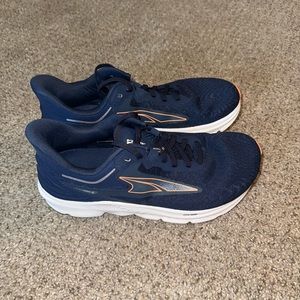 Womans ALTRA torin 6